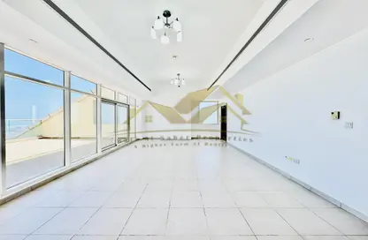 Apartment - 1 Bedroom - 2 Bathrooms for rent in Blue Tower - Sheikh Zayed Road - Dubai