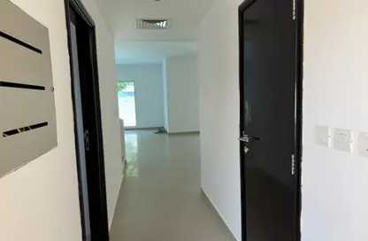 Villa - 5 Bedrooms - 6 Bathrooms for rent in Desert Style - Al Reef Villas - Al Reef - Abu Dhabi