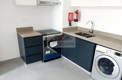 شقة - غرفة نوم - 2 حمامات للبيع في ذا لينك - إيست فييليدج - الجادة - الشارقة