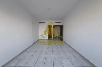 Empty Room image for: Apartment - 1 Bedroom - 2 Bathrooms for rent in Al Hashimi Tower - Airport Road - Abu Dhabi, Image 1
