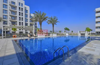 صورة لـ حوض سباحة شقة - 2 غرف نوم - 3 حمامات للبيع في 1A شقق زهرا - شقق زهرا - تاون سكوير - دبي ، صورة رقم 1