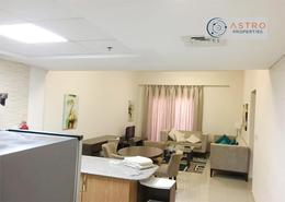 صورةغرفة المعيشة / غرفة الطعام لـ: شقة - 2 غرف نوم - 3 حمامات للبيع في برج صبربيا 1 - صبربيا - جبل علي داون تاون - دبي, صورة 1