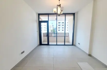 شقة - غرفة نوم - 2 حمامات للايجار في الفلاح - تجارية مويلح - الشارقة شقة - غرفة نوم - 2 حمامات للايجار في الفلاح - تجارية مويلح - الشارقة