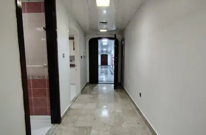 شقة - 2 غرف نوم - 2 حمامات للايجار في شارع حمدان - أبوظبي شقة - 2 غرف نوم - 2 حمامات للايجار في شارع حمدان - أبوظبي