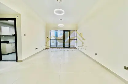 Apartment - 1 Bedroom - 2 Bathrooms for rent in Jumeirah Garden City - Al Satwa - Dubai