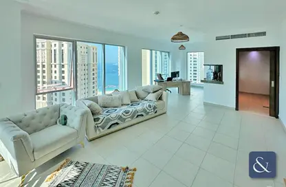 Living Room image for: Apartment - 1 Bedroom - 2 Bathrooms for sale in Shemara Tower - Marina Promenade - Dubai Marina - Dubai, Image 1