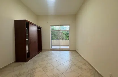 شقة - غرفة نوم - 2 حمامات للايجار في منزل شيرلوك 2 - منزل شيرلوك - مدينة السيارات - دبي