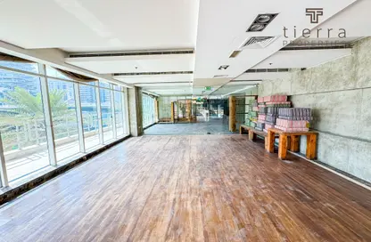 Shop - Studio - 2 Bathrooms for rent in Dubai Marina - Dubai