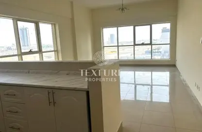 Apartment - 1 Bedroom - 2 Bathrooms for rent in Dana Tower - Jumeirah Village Circle - Dubai