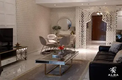 صورة لـ غرفة المعيشة / غرفة الطعام شقة - 3 غرف نوم - 4 حمامات للايجار في برج نورا - مدينة الحبتور - الخليج التجاري - دبي ، صورة رقم 1