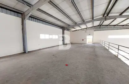Warehouse - Studio for rent in M-10 - Mussafah Industrial Area - Mussafah - Abu Dhabi