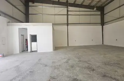 Warehouse - Studio for rent in Mussafah Industrial Area - Mussafah - Abu Dhabi