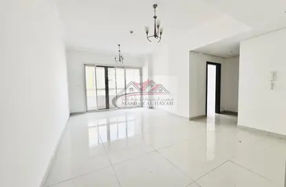 Apartment - 1 Bedroom - 2 Bathrooms for rent in Muwaileh 29 Building - Muwaileh - Sharjah