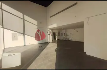 Shop - Studio - 2 Bathrooms for rent in Capital Golden Tower - Business Bay - Dubai