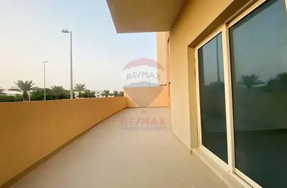 Apartment - 2 Bedrooms - 2 Bathrooms for rent in Tower 42 - Al Reef Downtown - Al Reef - Abu Dhabi
