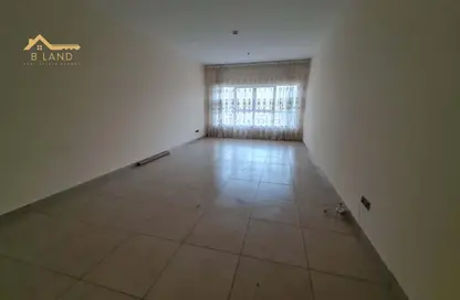 Apartment - 2 Bedrooms - 4 Bathrooms for rent in Al Khan Corniche - Al Khan - Sharjah