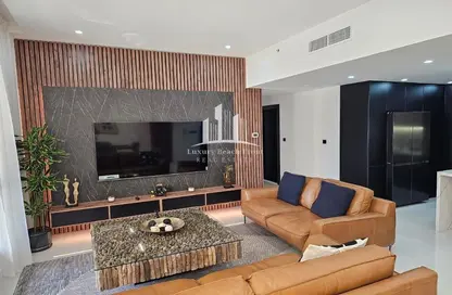 Living Room image for: Apartment - 4 Bedrooms - 3 Bathrooms for sale in Sadaf 4 - Sadaf - Jumeirah Beach Residence - Dubai, Image 1