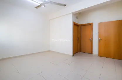 Apartment - 1 Bathroom for rent in Al Hamriya - Bur Dubai - Dubai