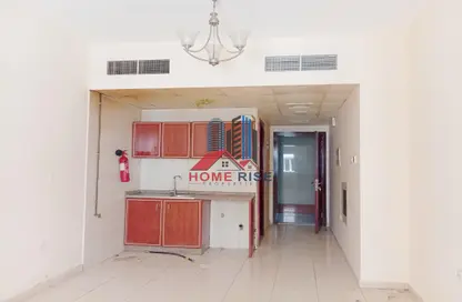 Apartment - Studio - 1 Bathroom for rent in Muwaileh 29 Building - Muwaileh - Sharjah