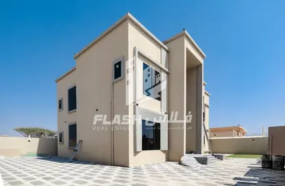 Outdoor House image for: Villa - 5 Bedrooms for sale in Seih Al Uraibi - Ras Al Khaimah, Image 1