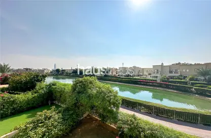صورة لـ حديقة فيلا - 3 غرف نوم - 4 حمامات للبيع في الينابيع 2 - الينابيع - دبي ، صورة رقم 1