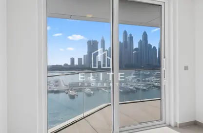 Apartment - 3 Bedrooms - 3 Bathrooms for rent in Palace Beach Residence - EMAAR Beachfront - Dubai Harbour - Dubai