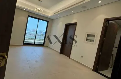 Apartment - 2 Bedrooms - 3 Bathrooms for sale in Queue Point - Dubai Land - Dubai