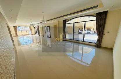 Villa - 6 Bedrooms - 7 Bathrooms for rent in Al Barsha 1 - Al Barsha - Dubai