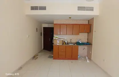 Apartment - Studio - 1 Bathroom for rent in Fire Station Road - Muwaileh - Sharjah