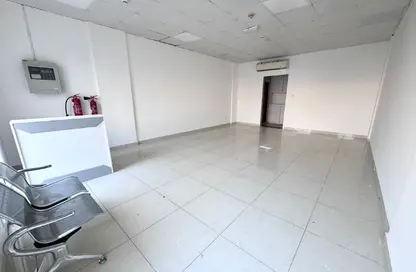 Shop - Studio - 1 Bathroom for rent in Building P15 - France Cluster - International City - Dubai