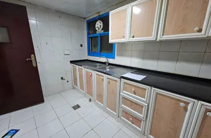 شقة - 2 غرف نوم - 2 حمامات للايجار في دار المجاز - شارع جمال عبد الناصر - المجاز - الشارقة