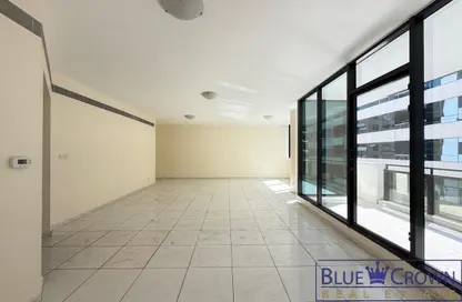 Apartment - 3 Bedrooms - 4 Bathrooms for rent in Golden Sands 7 - Mankhool - Bur Dubai - Dubai
