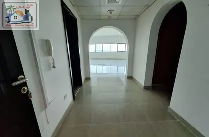 شقة - 2 غرف نوم - 4 حمامات للايجار في برج الممزر - الممزر - الشارقة - الشارقة