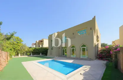 Villa - 4 Bedrooms - 5 Bathrooms for sale in Garden Hall - Oasis Clusters - Jumeirah Islands - Dubai