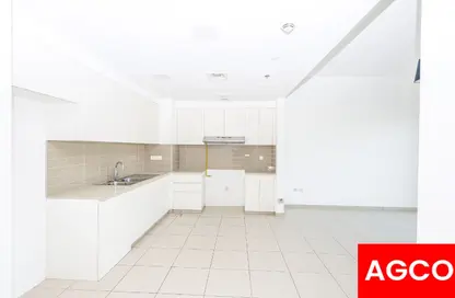 Apartment - 2 Bedrooms - 2 Bathrooms for sale in Zahra Breeze Apartments 3A - Zahra Breeze Apartments - Town Square - Dubai