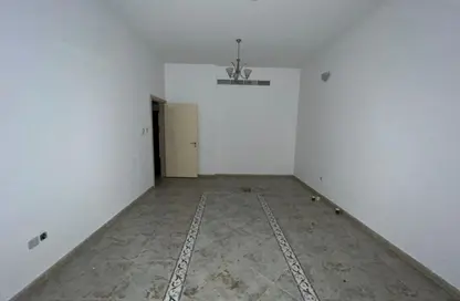 شقة - 2 غرف نوم - 2 حمامات للايجار في مركز اعمال الغانم - المجاز 3 - المجاز - الشارقة