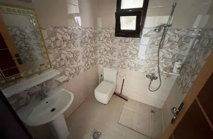 شقة - غرفة نوم - 2 حمامات للايجار في مساكن كورنيش عجمان - طريق كورنيش عجمان - عجمان