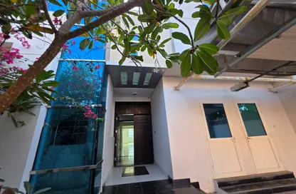 فيلا - 4 غرف نوم - 7 حمامات للايجار في معسكر آل نهيان - أبوظبي