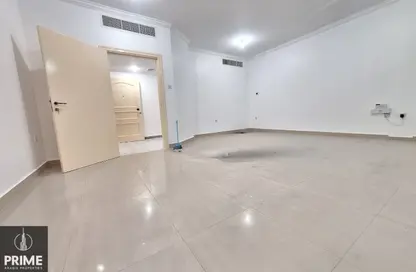 شقة - 2 غرف نوم - 2 حمامات للايجار في شارع حمدان - أبوظبي