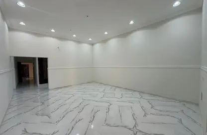 Villa - 7+ Bedrooms - 7+ Bathrooms for rent in Julfar - Ras Al Khaimah