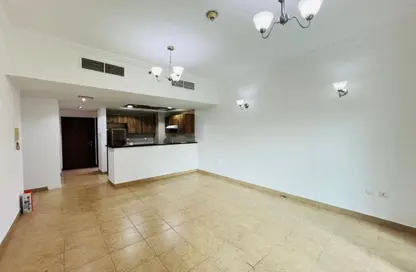 Apartment - 2 Bedrooms - 3 Bathrooms for rent in Golf View Residence - Dubai Sports City - Dubai