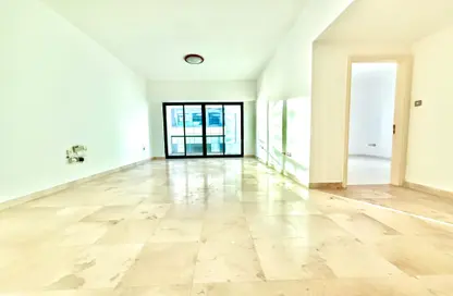 Apartment - 1 Bedroom - 2 Bathrooms for rent in Al Meraikhi Tower - Sheikh Zayed Road - Dubai