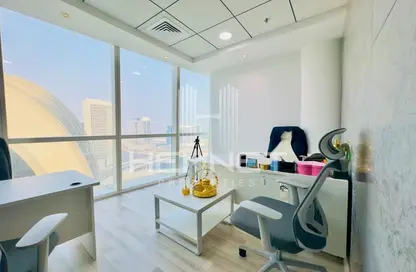 مكتب - استوديو للايجار في B2B  برج - الخليج التجاري - دبي