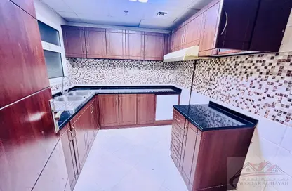 شقة - غرفة نوم - 2 حمامات للايجار في بناية مويليح 29 - مويلح - الشارقة شقة - غرفة نوم - 2 حمامات للايجار في بناية مويليح 29 - مويلح - الشارقة