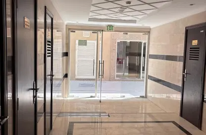عمارة بالكامل - 8 غرف نوم - 8 حمامات للبيع في القليعة - الشارقة