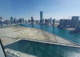 طابق كامل للبيع في بايز ووتر - الخليج التجاري - دبي