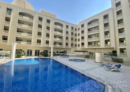صورةحوض سباحة لـ: شقة - 2 غرف نوم - 3 حمامات للبيع في بلازا ريسدينس ٢ - بلازا ريزيدنس - قرية الجميرا سركل - دبي, صورة 1