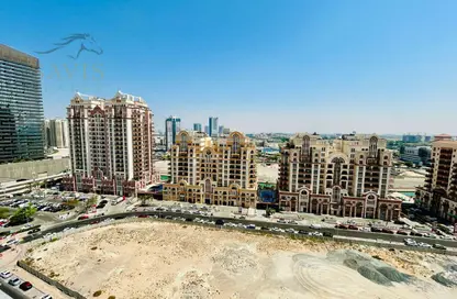 شقة - 2 غرف نوم - 3 حمامات للايجار في مرتفعات الصقر - مدينة دبي الرياضية - دبي
