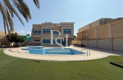 Villa - 4 Bedrooms - 6 Bathrooms for sale in Royal Marina Villas - Corniche Road - Abu Dhabi
