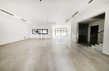 Villa - 4 Bedrooms - 5 Bathrooms for rent in Jumeirah 1 Villas - Jumeirah 1 - Jumeirah - Dubai